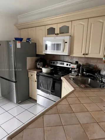 5420 W 21st Court Hialeah FL 33016
