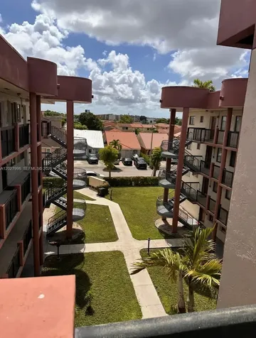 5420 W 21st Court Hialeah FL 33016