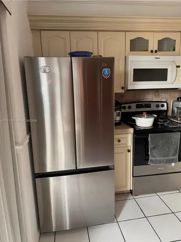 5420 W 21st Court Hialeah FL 33016