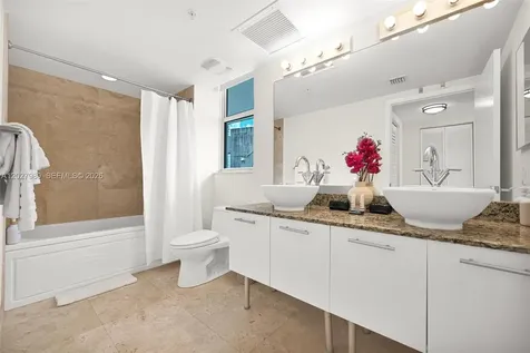 41 SE 5th Street Miami FL 33131