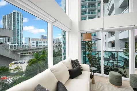 41 SE 5th Street Miami FL 33131