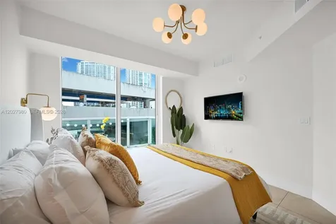 41 SE 5th Street Miami FL 33131