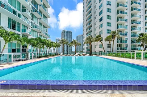 41 SE 5th Street Miami FL 33131