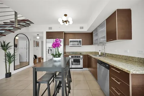 41 SE 5th Street Miami FL 33131