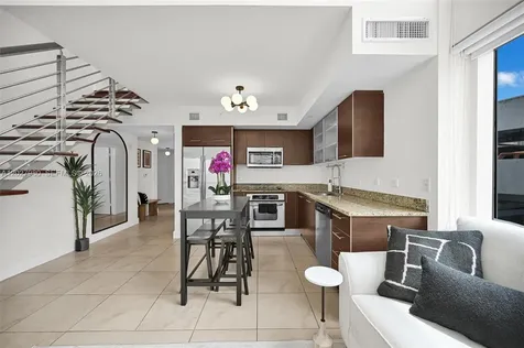 41 SE 5th Street Miami FL 33131