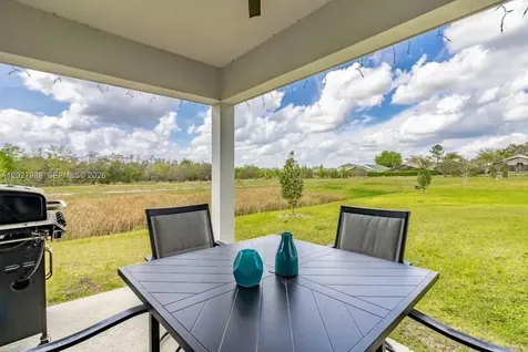 1136 1136 Papaya Circle Davenport FL 33897