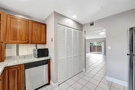 7175 Nova Drive Davie FL 33317