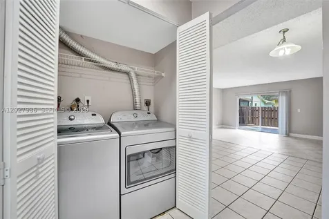 7175 Nova Drive Davie FL 33317