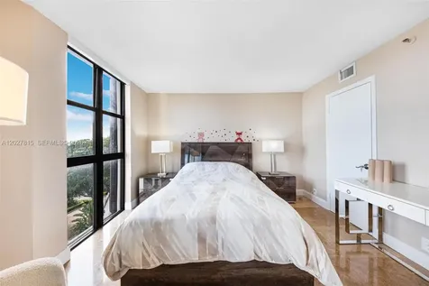 4000 Towerside Terrace Miami FL 33138