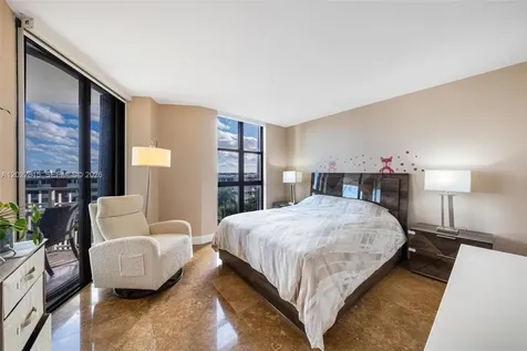 4000 Towerside Terrace Miami FL 33138