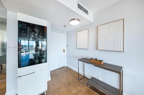 4000 Towerside Terrace Miami FL 33138