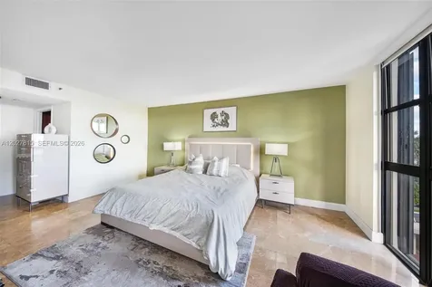 4000 Towerside Terrace Miami FL 33138