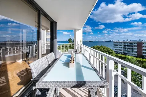 4000 Towerside Terrace Miami FL 33138