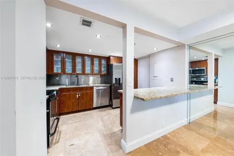4000 Towerside Terrace Miami FL 33138