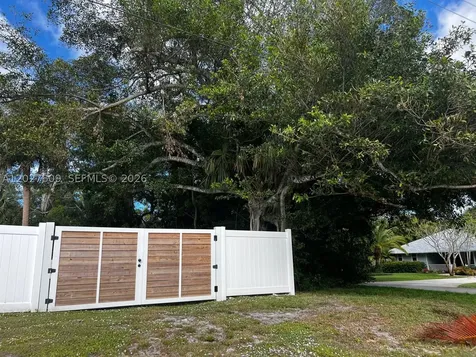 1023 SE 7th Street Stuart FL 34996