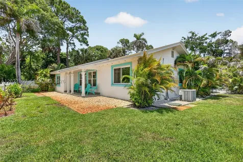 1023 SE 7th Street Stuart FL 34996