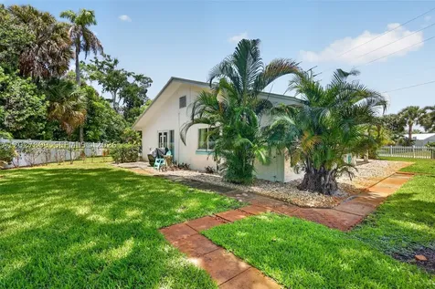 1023 SE 7th Street Stuart FL 34996
