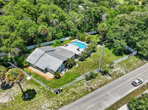 1023 SE 7th Street Stuart FL 34996