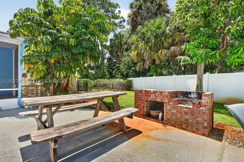 1023 SE 7th Street Stuart FL 34996