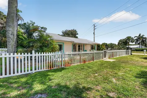 1023 SE 7th Street Stuart FL 34996