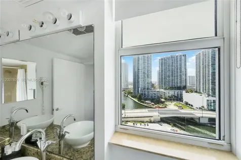 41 SE 5th Street Miami FL 33131