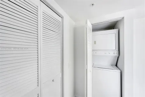 41 SE 5th Street Miami FL 33131