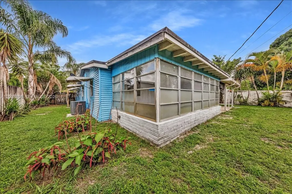 6531 Sherman Street Hollywood FL 33024