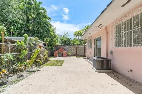1612 SW 23rd Street Miami FL 33145
