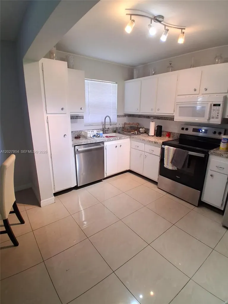490 SE 19th Avenue Pompano Beach FL 33060