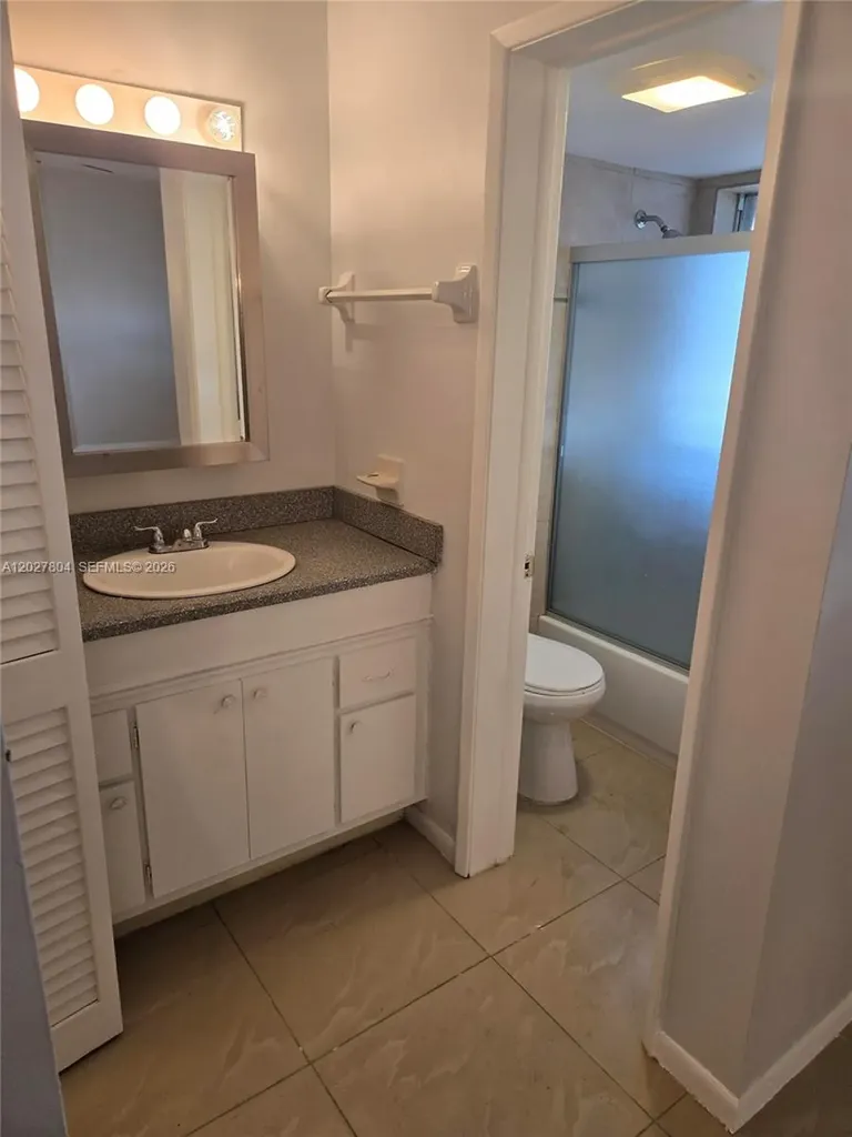 490 SE 19th Avenue Pompano Beach FL 33060