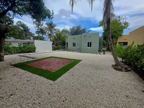 1139 NW 37th Street Miami FL 33127