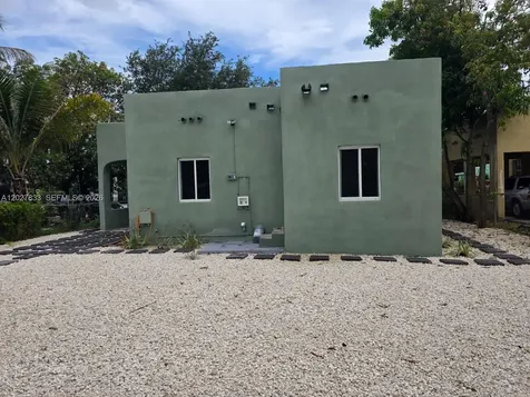 1139 NW 37th Street Miami FL 33127