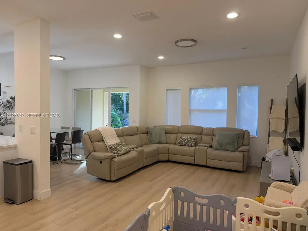 6024 NW 118th Drive Coral Springs FL 33076