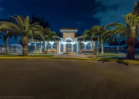 7488 NW 181st Street Hialeah FL 33015
