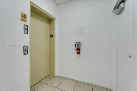 2200 NW 95th Avenue Doral FL 33172