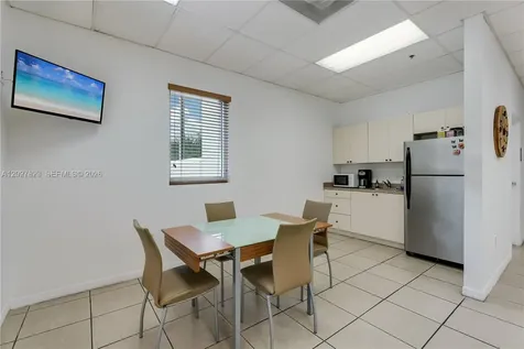 2200 NW 95th Avenue Doral FL 33172