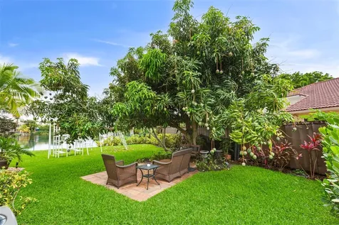 10237 SW 12th Street Pembroke Pines FL 33025
