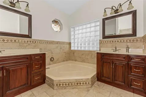 10237 SW 12th Street Pembroke Pines FL 33025