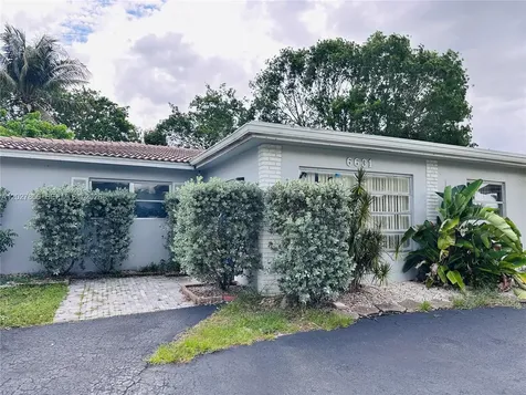 6631 NW 84th Street Tamarac FL 33321