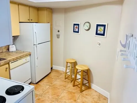 3180 S Ocean Drive Hallandale Beach FL 33009