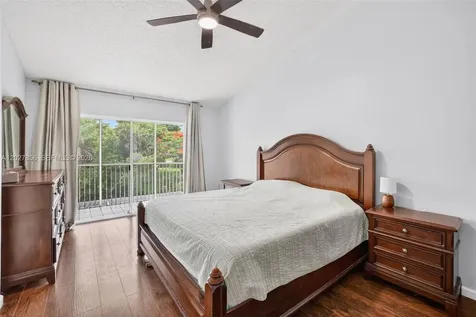 566 N University Drive Plantation FL 33324
