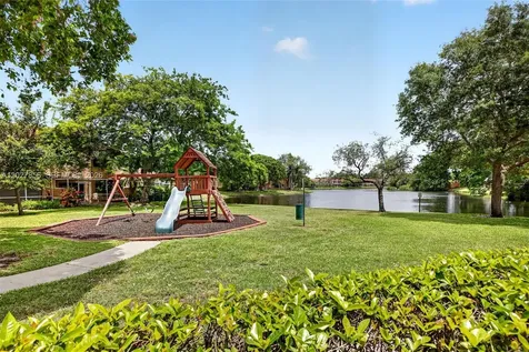 566 N University Drive Plantation FL 33324