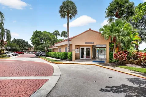 566 N University Drive Plantation FL 33324