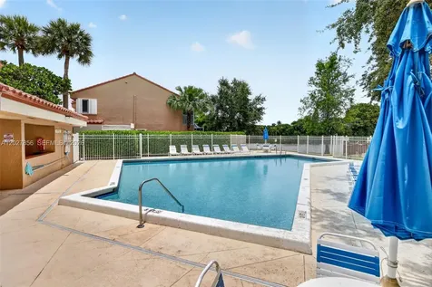 566 N University Drive Plantation FL 33324
