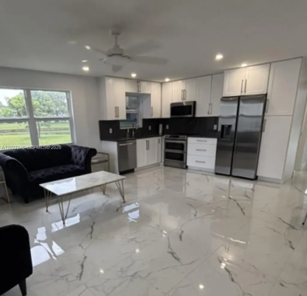 8 Islewood A Deerfield Beach FL 33442