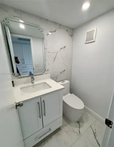 8 Islewood A Deerfield Beach FL 33442