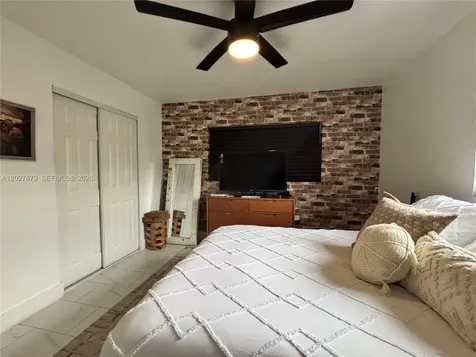 3240 SW 66th Terrace Miramar FL 33023