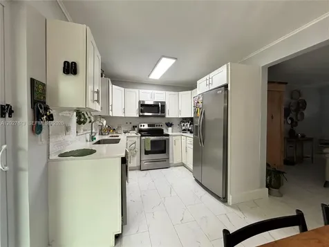 3240 SW 66th Terrace Miramar FL 33023