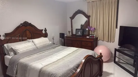 814 NW 36th Avenue Miami FL 33125
