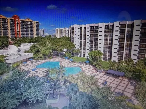 17011 N Bay Road Sunny Isles Beach FL 33160